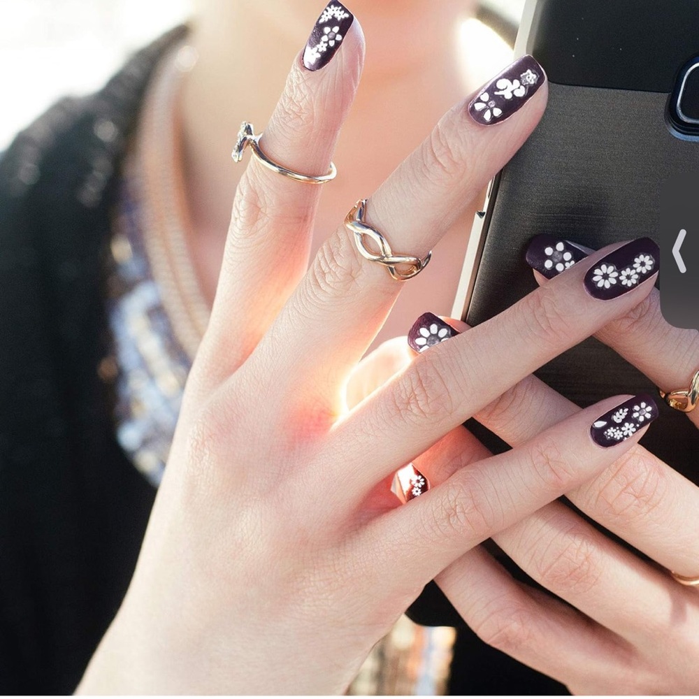 5 sheets of floral nail stickers - Picture 3 of 4
